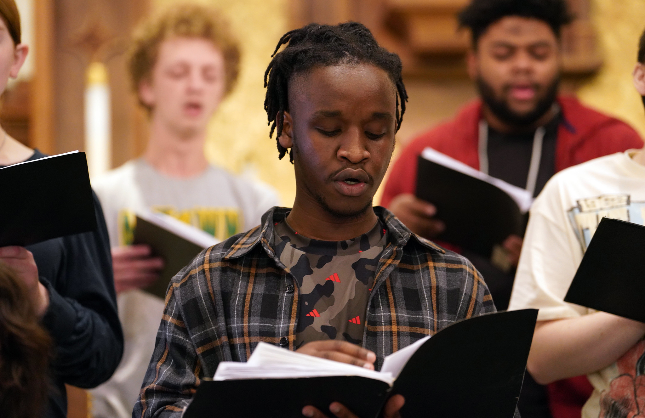 choir singing in a church.