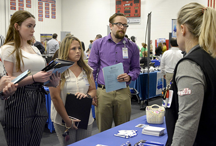 Students attending Sandburg's career expo